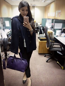 LOEWEクリーム色とダークパープルのハンドバッグ LOEWEクリーム色とダークパープルのハンドバッグ LOEWEクリーム