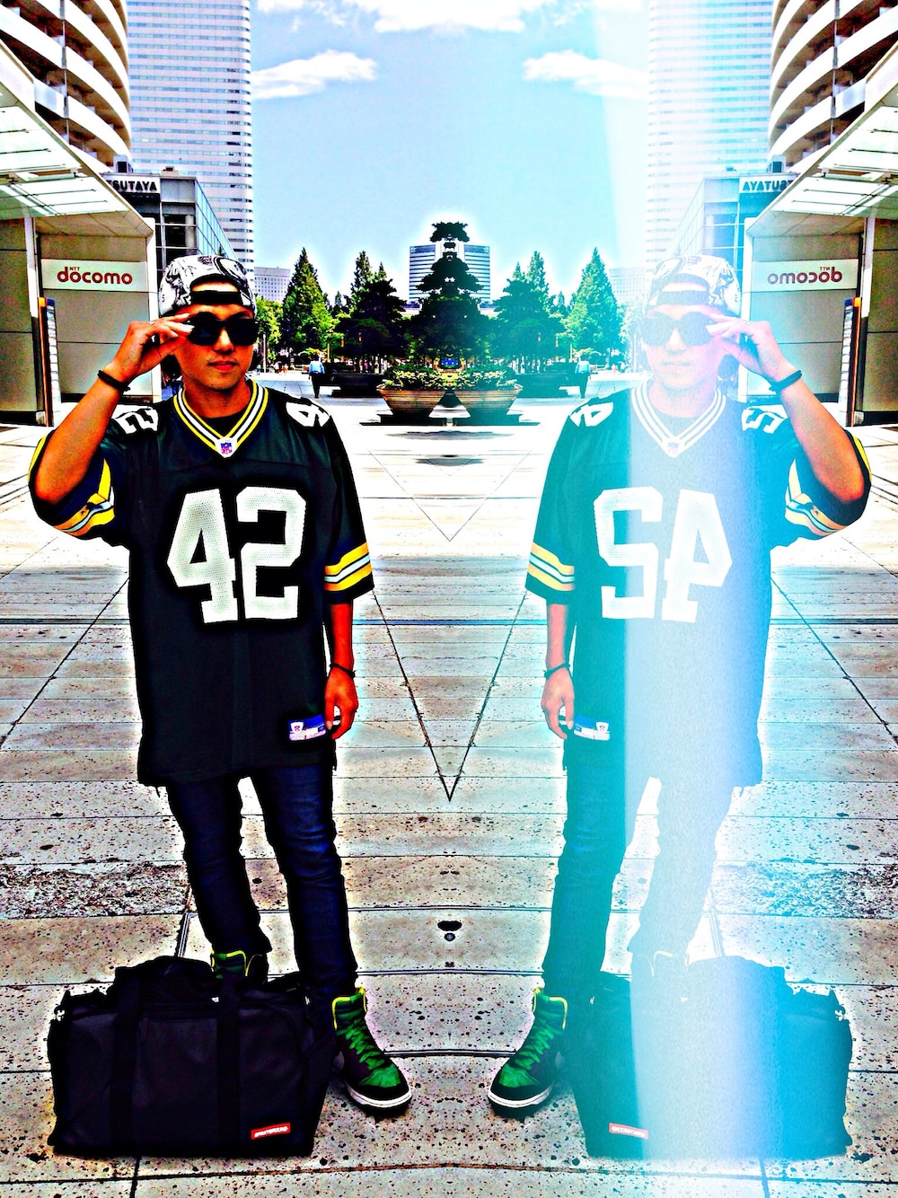 「ゲームシャツ、NFL、packers、green、yellow、SPORTS MIX、SPRAY GROUND、supreme、NIKE」｜「Supreme のsupreme jetcap（キャップ、ホワイト系）」を使った、Takezooo。さん（メンズ・160cm）の夏コーディネートの1枚目の写真