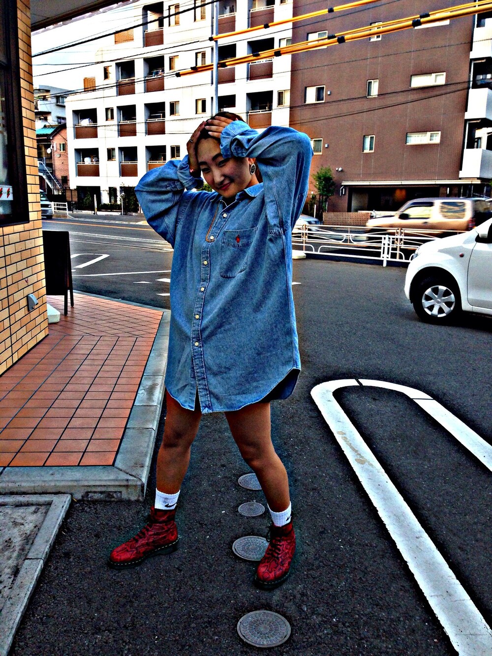 「RALPH LAURENのラルフ デニムシャツ（シャツ/ブラウス、ブルー系）」を使った、Takezooo。さん（レディース・157cm）の夏コーディネートの1枚目の写真