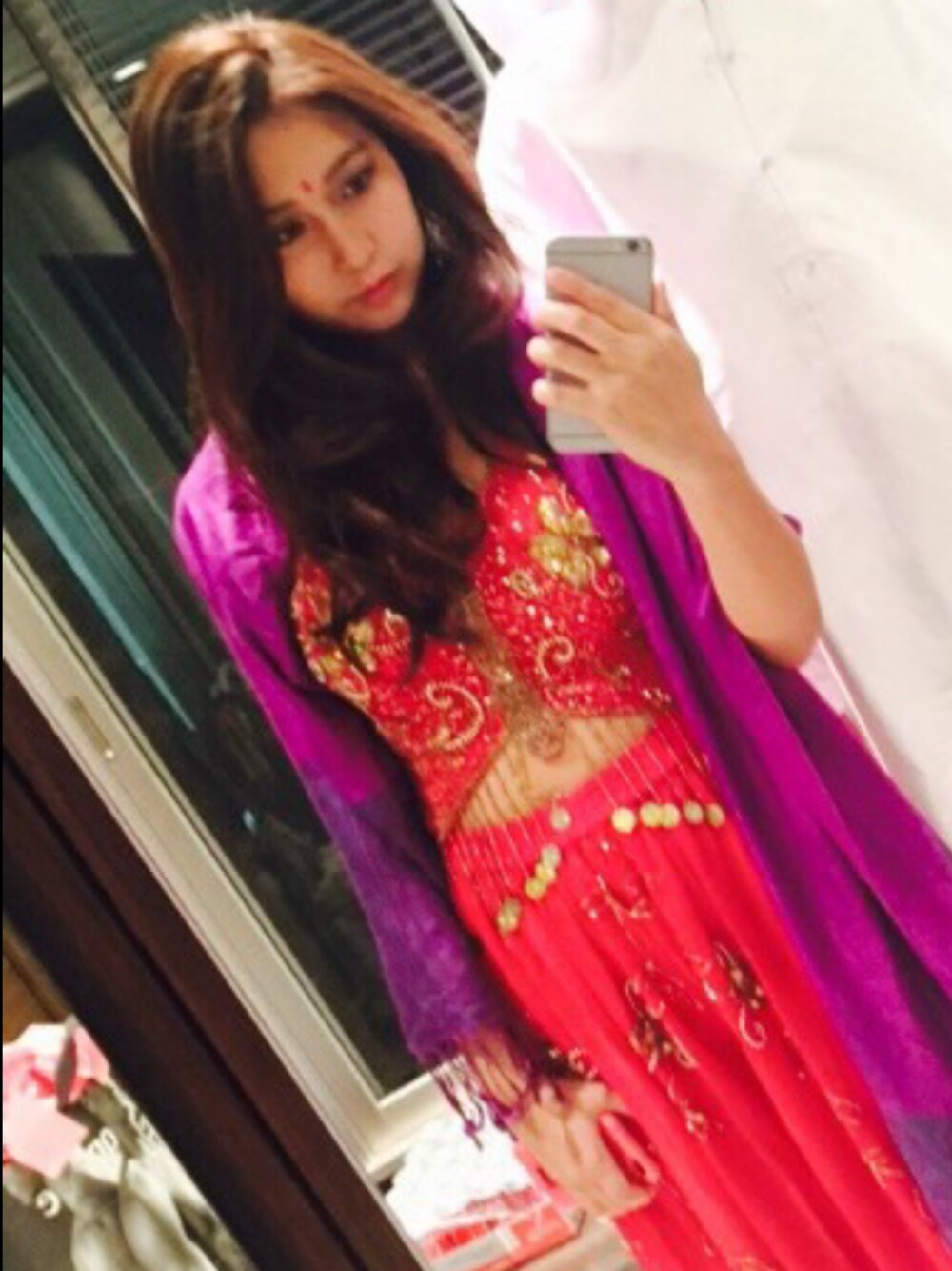 「Dubai、INDIAN」｜「Indian Jewelryのアイテム（ワンピース、ピンク系）」を使った、MAMIさん（レディース・161cm）の冬コーディネートの1枚目の写真