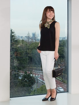 「NATURAL BEAUTY BASIC（ナチュラルビューティーベーシック）のアイテム（ストール/ショール）」を使った、NBB STAFF05さん（レディース・158cm）の春コーディネート