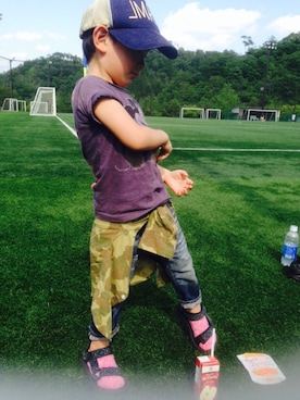 「DENIM DUNGAREE（デニムダンガリー）のアイテム（Tシャツ/カットソー、パープル系）」を使った、sayorihitoya....さん（キッズ・110cm）の秋コーディネート