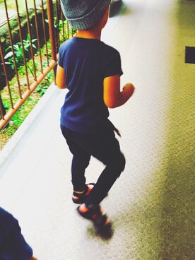 「DENIM DUNGAREE（デニムダンガリー）のアイテム（Tシャツ/カットソー、パープル系）」を使った、sayorihitoya....さん（キッズ・110cm）の夏コーディネート