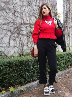 「Marc by Marc Jacobs（マークバイマークジェイコブス）のアイテム（メッセンジャーバッグ）」を使った、Lydia Liu さん（レディース・171cm）の冬コーディネート