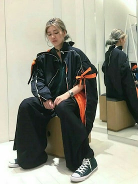 「MONKI」｜「アイテム（ミリタリージャケット）」を使った、Lydia Liu さん（レディース・171cm）の秋コーディネート