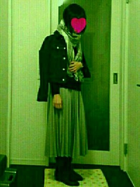 「LEPSIM（レプシィム）のチェックガラストール　567678（ストール/ショール、グレー系）」を使った、まいmamaさん（レディース・162cm）の秋コーディネート