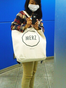 「Momo（Momo）のアイテム（トップス）」を使った、ステファニーさん（レディース・157cm）の春コーディネート