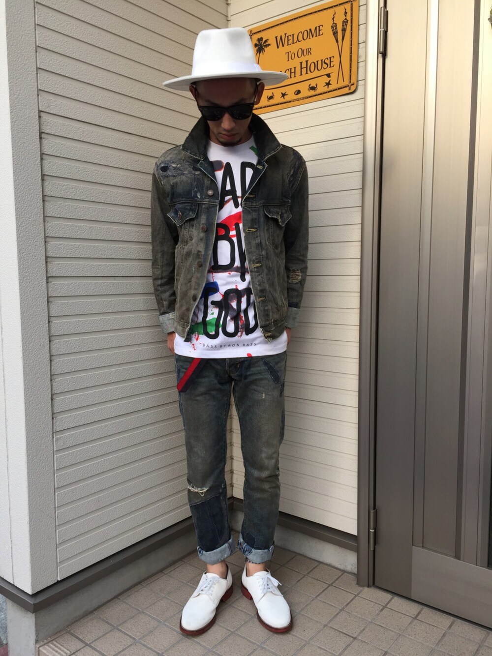 「春コーデ、シンプルコーデ、デニム、ハット、サングラス、デニムオンデニム、カジュアル、ドラフトDRL」｜「Denim & Supply Ralph Laurenのアイテム（デニムジャケット、ブルー系）」を使った、YS2さん（メンズ・172cm）の春コーディネートの1枚目の写真