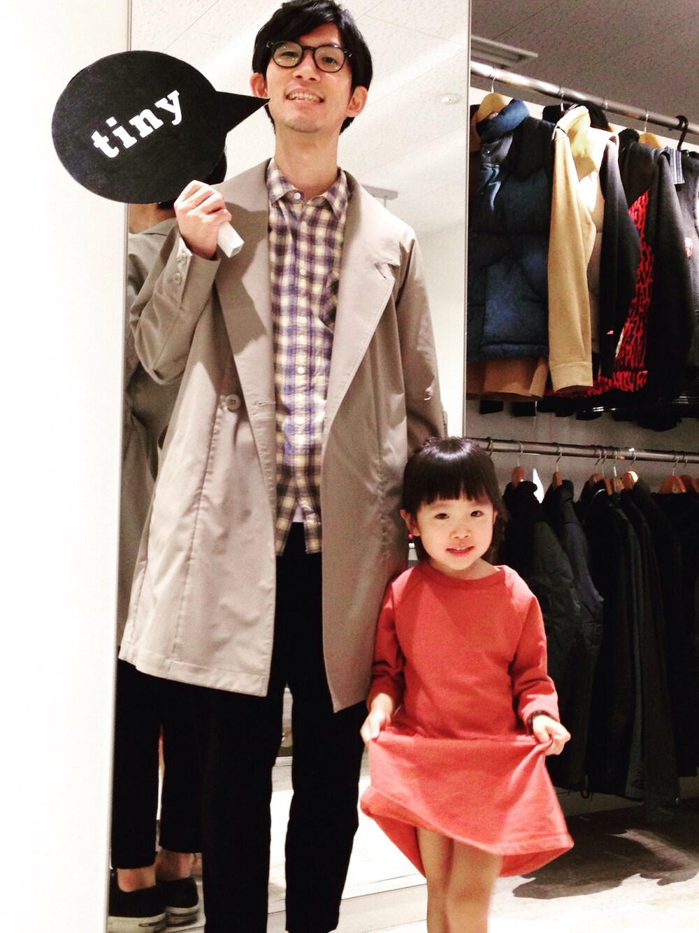 「nonnative、ガウン、コート」｜「nonnativeのアイテム（その他アウター、ベージュ系）」を使った、tinyworldさん（メンズ・175cm）の秋コーディネートの1枚目の写真