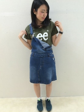 「NIKE」｜「アイテム（ジャンパースカート）」を使った、chimeスタッフさん（レディース・157cm）の春コーディネート