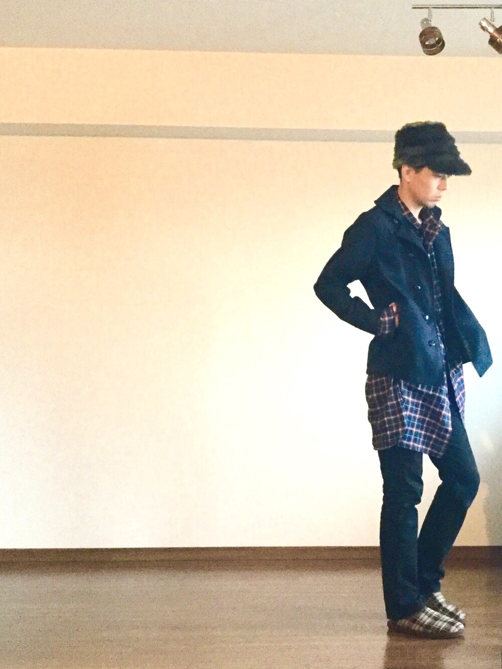 「きれいめカジュアル、帽子、ロング丈、ロングシャツ、チェックシャツ」｜「E hyphen world galleryのファーキャスケット（ハット、グリーン系）」を使った、”yy”さん（メンズ・178cm）の秋コーディネートの1枚目の写真
