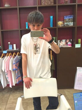 「theparkingginzaのアイテム（Tシャツ/カットソー、ホワイト系）」を使った、たけちぇる！さん（メンズ・178cm）の春コーディネート