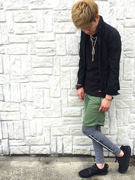 「Supreme （シュプリーム）のアイテム（Tシャツ/カットソー、ブラック系）」を使った、たけちぇる！さん（メンズ・178cm）の春コーディネート