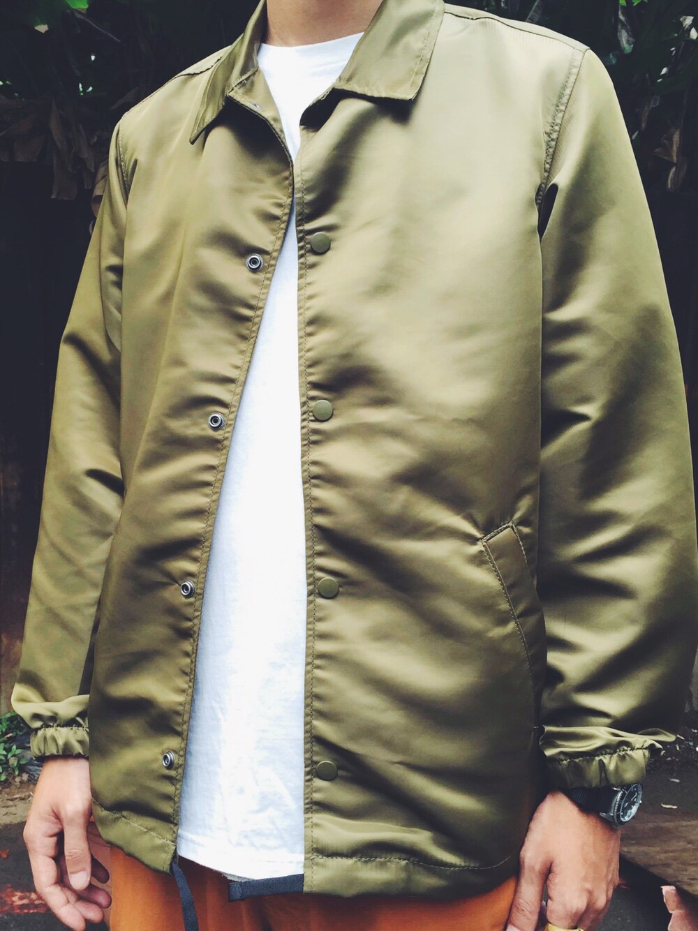 STUSSYのナイロンジャケット（グリーン系）を使った人気ファッション