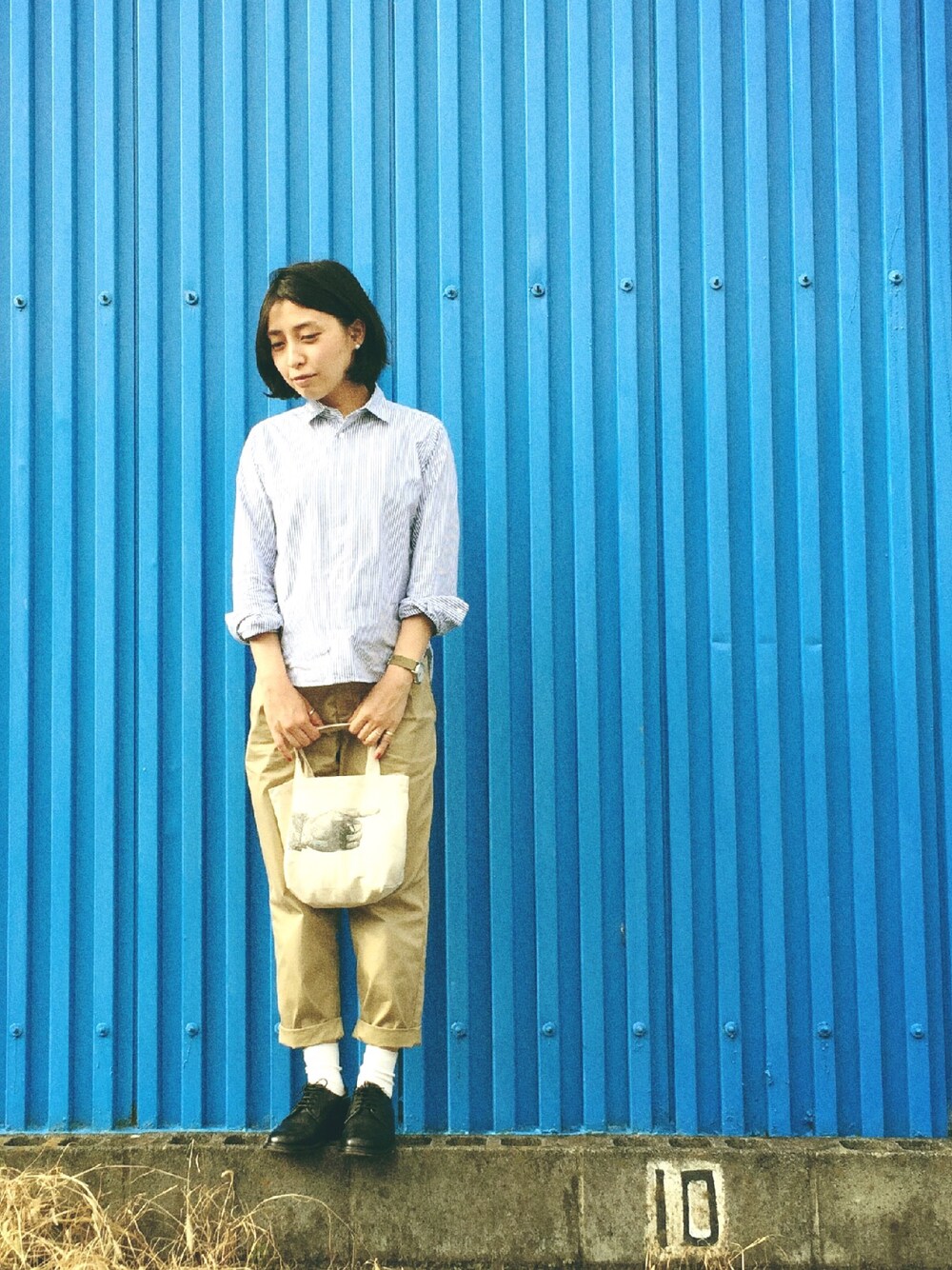 「YAECA、ラフ、シンプル、ラクチンコーデ、カジュアル、靴下屋、fashion」｜「MACPHEEのアイテム（チノパンツ、ベージュ系）」を使った、fuyukaさん（レディース・158cm）の秋コーディネートの1枚目の写真