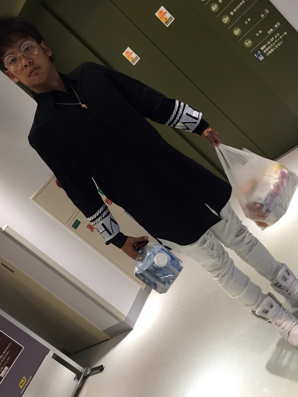 「nubian、VENTURER、SUPRA」｜「SKINGRAFTのアイテム（シャツ/ブラウス、ブラック系）」を使った、U字#CREAMTEAMさん（メンズ・168cm）の夏コーディネートの1枚目の写真