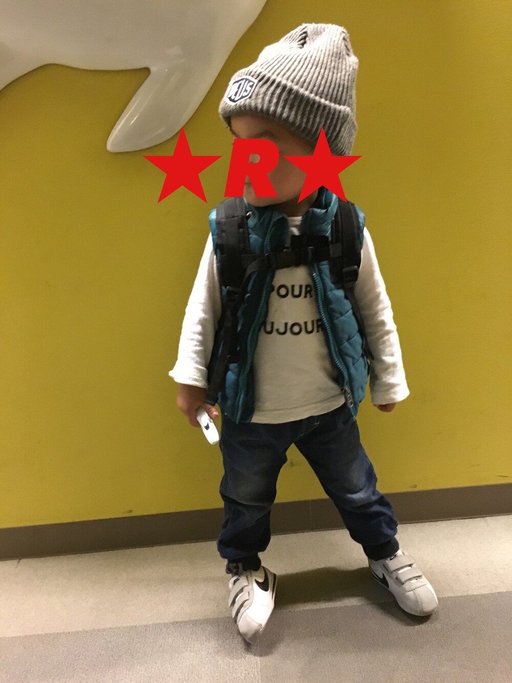 「DEUS、Diesel、子鉄」｜「DEUS EX MACHINAのBAYFLOW／【Deus ex Machina(デウス・エクス・マキナ)】BEANIE（ニットキャップ/ビーニー、グレー系）」を使った、RaiKINGさん（キッズ・90cm）の秋コーディネートの1枚目の写真
