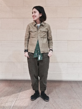 「アイテム（カーゴパンツ）」を使った、モリグチナオさん（レディース・161cm）の冬コーディネート