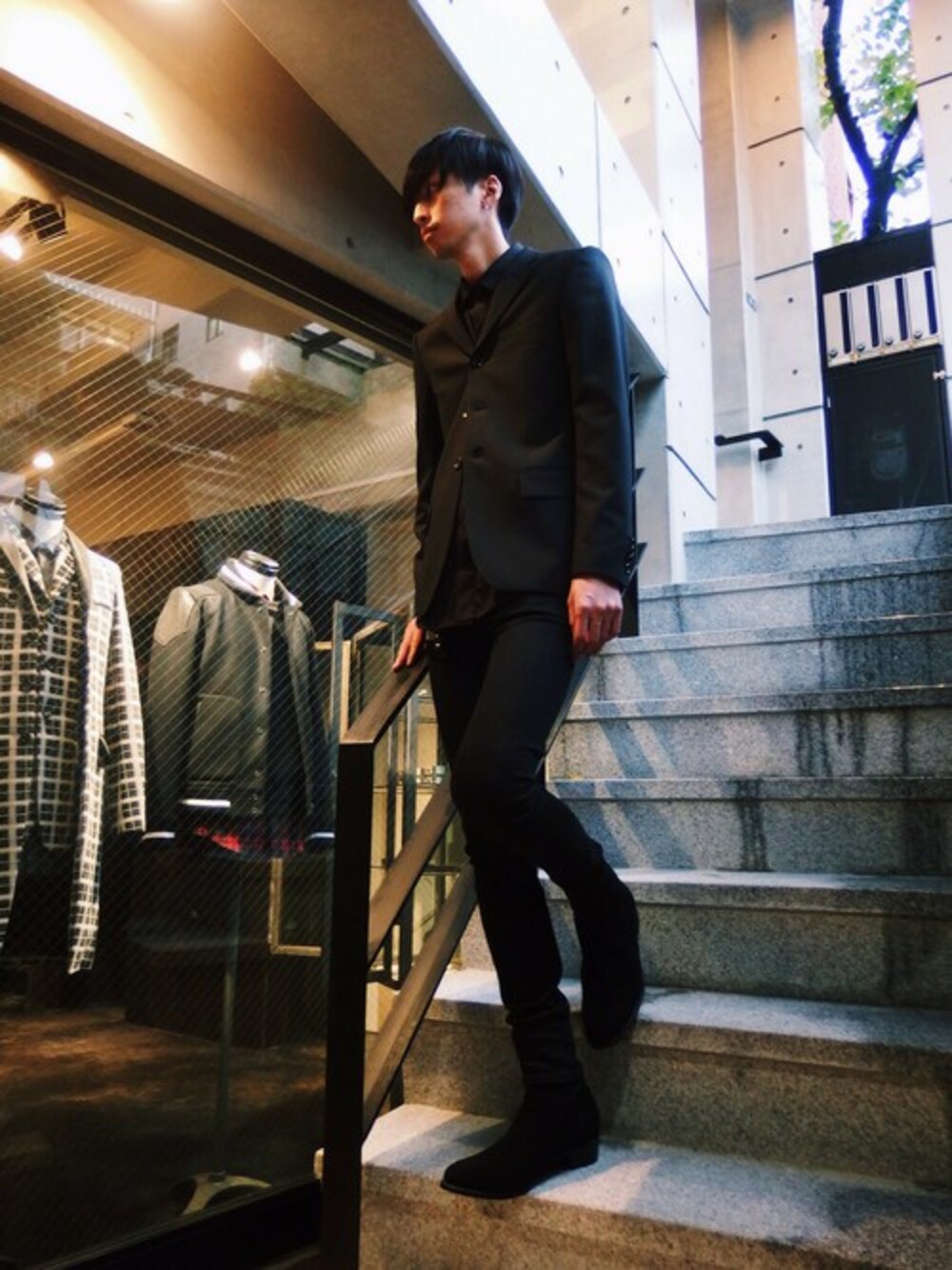 「ブーツ、黒、モッズ、スウェード、CHRISTIAN DADA、ヒールブーツ、黒コーデ、クリスチャンダダ」｜「CHRISTIAN DADAのSuede High Heel Backside Zip Boot（ブーツ、ブラック系）」を使った、Yu-ki Matsumotoさん（メンズ・183cm）の秋コーディネートの1枚目の写真