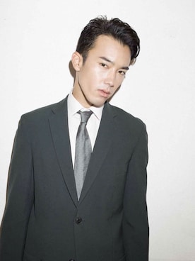 「DRIES VAN NOTEN（ドリスヴァンノッテン）のアイテム（フォーマルスーツ/小物）」を使った、福田洋平さん（メンズ・180cm）の夏コーディネート