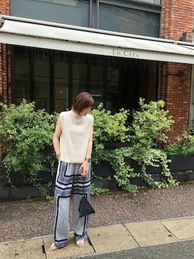 「アイテム（タンクトップ、グレー系）」を使った、AYAKA NAGASUEさん（レディース・154cm）の夏コーディネート