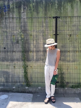 「アイテム（タンクトップ、グレー系）」を使った、AYAKA NAGASUEさん（レディース・154cm）の夏コーディネート
