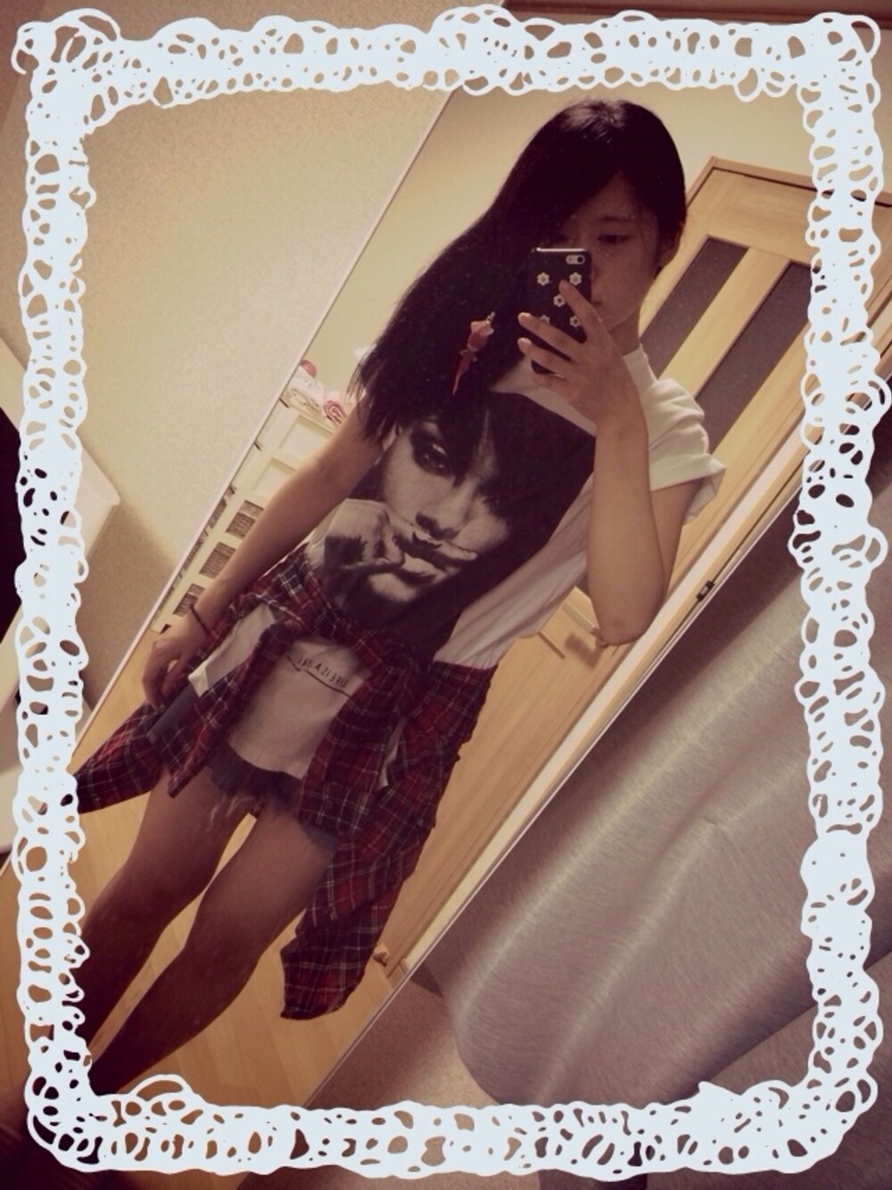 「Tシャツ、リアーナ」｜「Rihanna Tシャツ（Tシャツ/カットソー、ホワイト系）」を使った、namoさん（レディース・159cm）の夏コーディネートの1枚目の写真