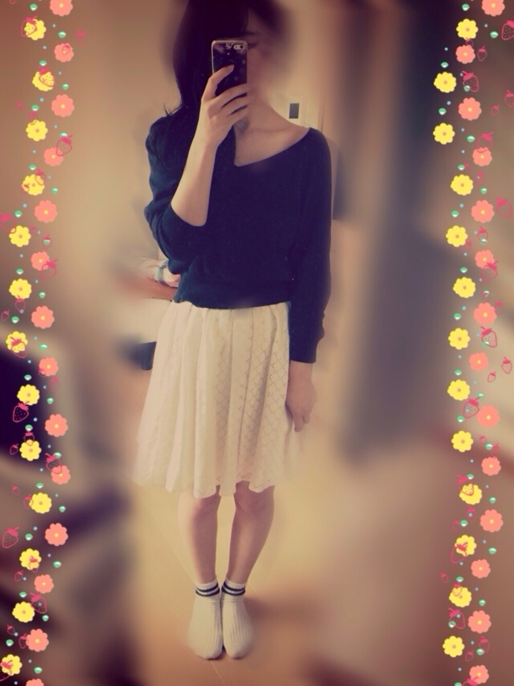 「spring、skirt、おでかけ、シンプル」｜「MERCURYDUOの【DUO】 オフショルVネックKT（ニット/セーター、ブルー系）」を使った、namoさん（レディース・159cm）の春コーディネートの1枚目の写真