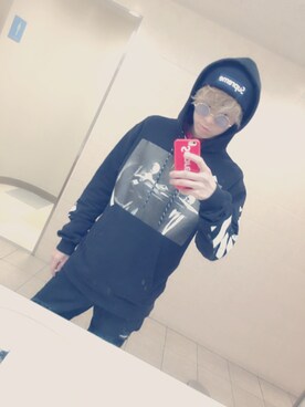「OFF-WHITE」｜「アイテム（ニットキャップ/ビーニー）」を使った、えびちゃんさん（メンズ・185cm）の春コーディネート