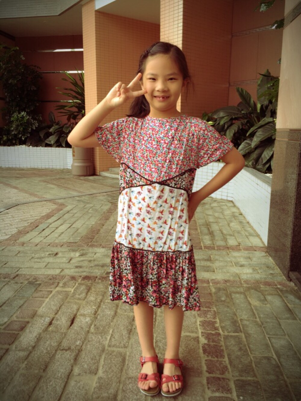 「ZARA KIDSのアイテム（ワンピース、その他）」を使った、KYさん（キッズ・123cm）の夏コーディネートの1枚目の写真