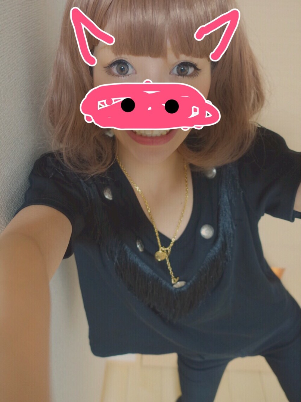 「オールブラック、ナチュラル、ENVYM、瞑想中、さらば、挑戦、ブタ、自分、不器用ですから、マツエク、初挑戦アイテム」｜「ENVYMのアイテム（Tシャツ/カットソー、ブラック系）」を使った、いちさん（レディース・155cm）の秋コーディネートの1枚目の写真