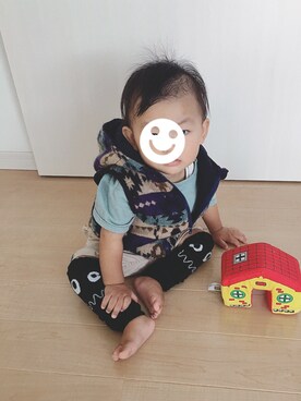 「アイテム（レッグウォーマー、ブラック系）」を使った、fumiさん（キッズ・80cm）の秋コーディネート