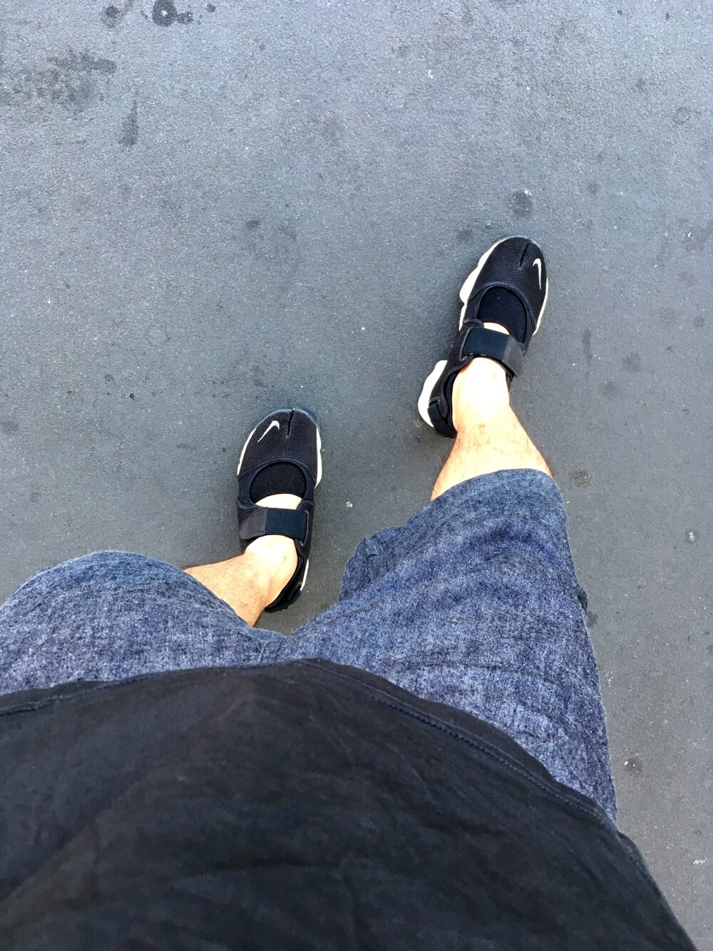 「NIKEのアイテム（スニーカー、ブラック系）」を使った、MINOさん（メンズ・165cm）の夏コーディネートの1枚目の写真