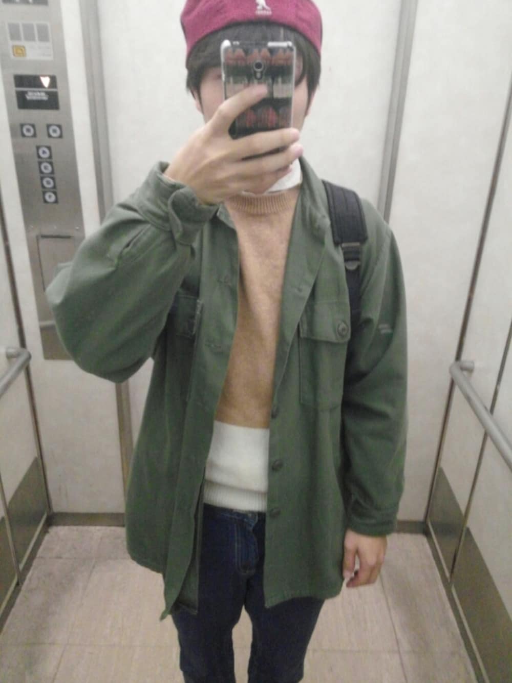 「BEAMSのアイテム（ニット/セーター、ベージュ系）」を使った、takeciiさん（メンズ・166cm）の冬コーディネートの1枚目の写真