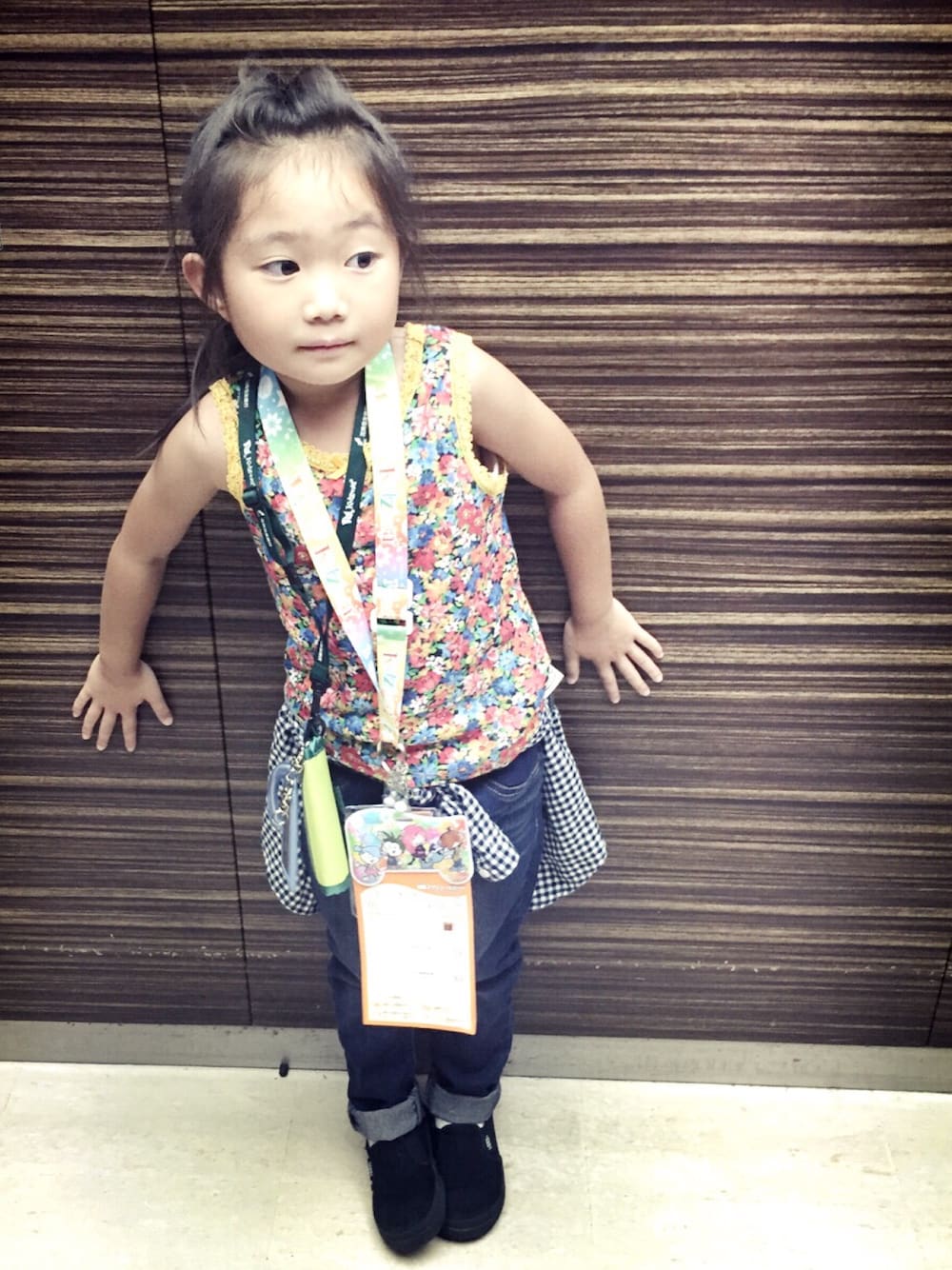 「タンクトップ、花柄、制服、ピザ大好き、キッザニア」｜「green label relaxingの【KIDS】Andover Fabrics フラワープリント タンクトップ（タンクトップ、オレンジ系）」を使った、teardropさん（キッズ・110cm）の夏コーディネートの1枚目の写真