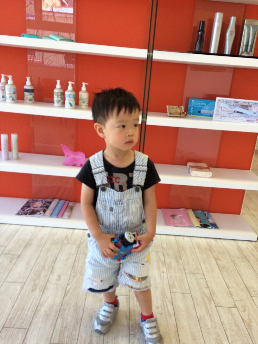 「DENIM DUNGAREEのアイテム（サロペット/オーバーオール、ブルー系）」を使った、AH-tan★さん（キッズ・90cm）の秋コーディネートの1枚目の写真