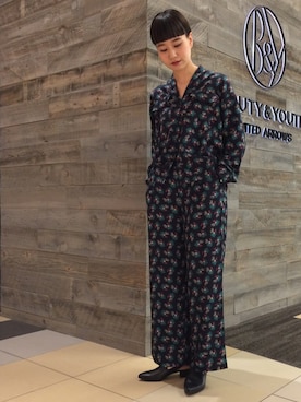 「BEAUTY&YOUTH UNITED ARROWS（ビューティーアンドユースユナイテッドアローズ）のBY レザーオペラ バックストラップ スリッパ（パンプス、ブラック系）」を使った、Tomomi Okudaさん（レディース・161cm）の秋コーディネート