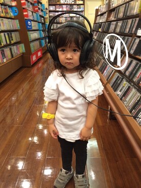 「petit main（プティマイン）のアイテム（Tシャツ/カットソー、ホワイト系）」を使った、mahanaaaさん（キッズ・90cm）の秋コーディネート