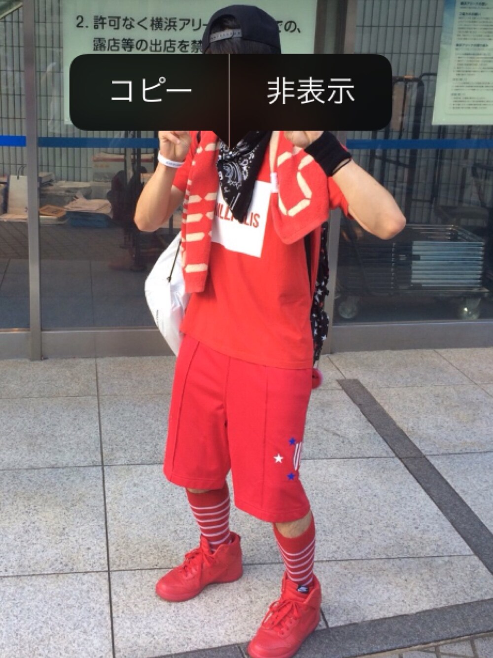 「ライブ、真っ赤！、BUMP OF CHICKEN」｜「BUMP OF CHICKENライブグッズのアイテム（キャップ、ブラック系）」を使った、ラダバンプさん（メンズ・167cm）の夏コーディネートの1枚目の写真