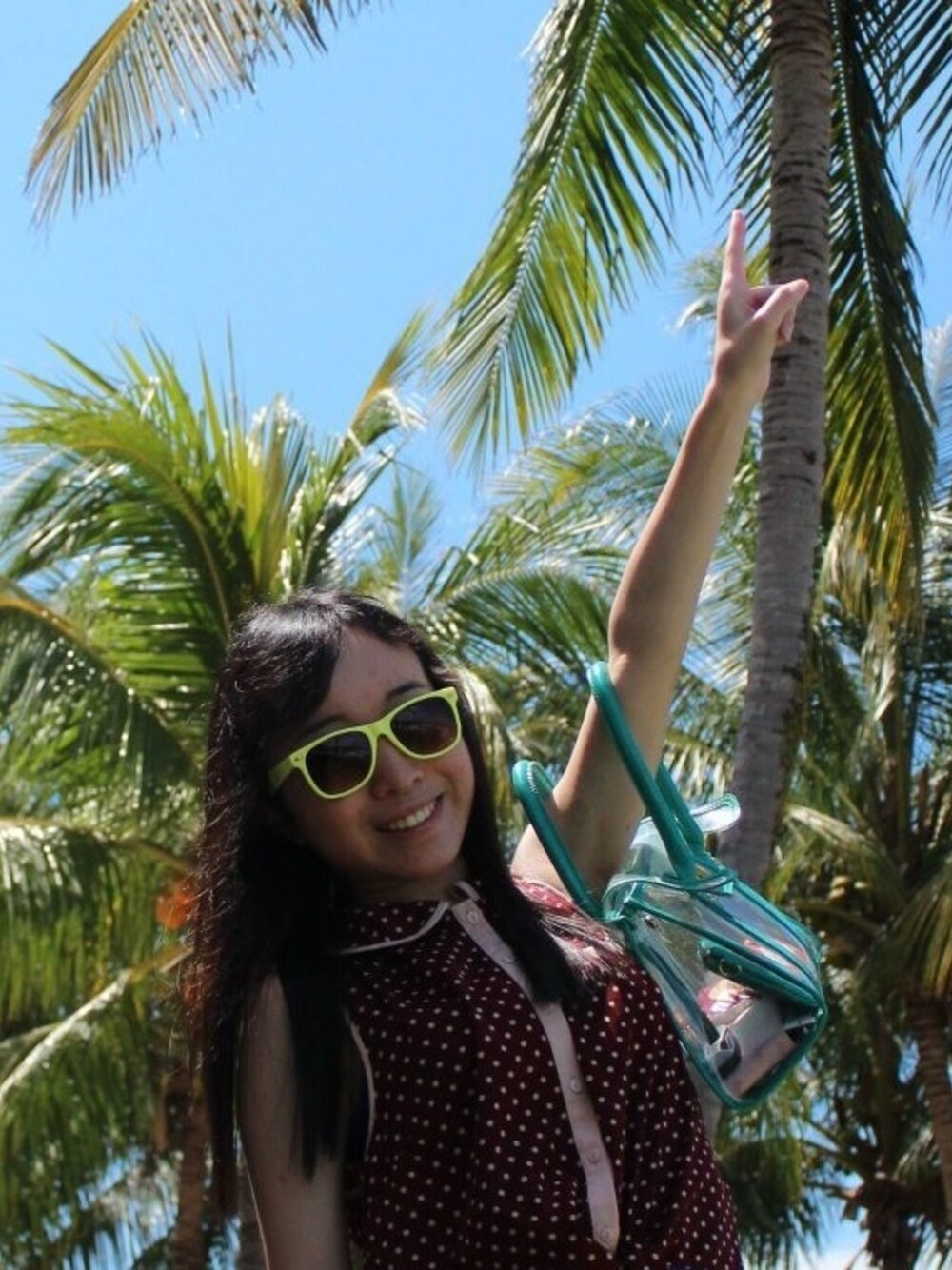 「Sabah、malaysia、summer、girl、Hong Kong」｜「katie judithのアイテム（トートバッグ、グリーン系）」を使った、Aimee Ipさん（レディース・150cm）の夏コーディネートの1枚目の写真
