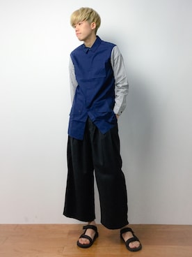 「unrelaxing（アンリラクシング）のアイテム（スラックス）」を使った、まっこいさん（メンズ・176cm）の春コーディネート
