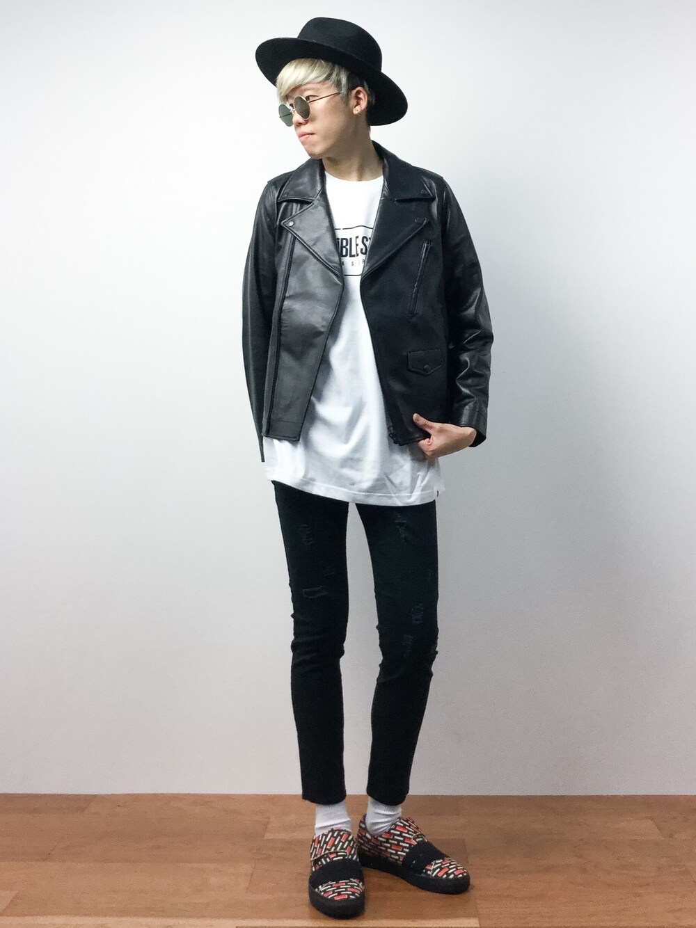 SABLE CLUTCHのライダースジャケットを使った人気ファッション