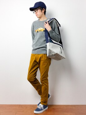 「アイテム（メッセンジャーバッグ、グレー系）」を使った、まっこいさん（メンズ・176cm）の秋コーディネート