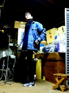 「UNIQLO（ユニクロ）のWOMEN ウルトラストレッチジーンズ（デニムパンツ）」を使った、kzkbirdさん（メンズ・171cm）の冬コーディネート