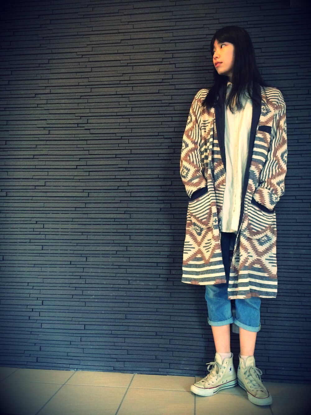 「デニム、RNA、ボーイフレンドデニム、ナチュラルスタイル、リラックスコーデ、RNA N」｜「EOTOTOのWAVING BORDER GOWN（トレンチコート、ブルー系）」を使った、おちさん（レディース・168cm）の春コーディネートの1枚目の写真