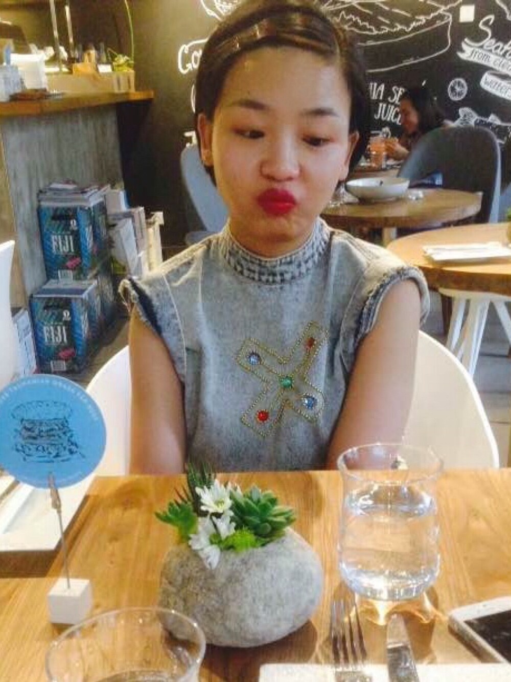 「summer、Dinner」｜「FIG&VIPERのクロスビジューデニムOP（ワンピース、ブルー系）」を使った、rita_cuangoさん（レディース・150cm）の夏コーディネートの1枚目の写真