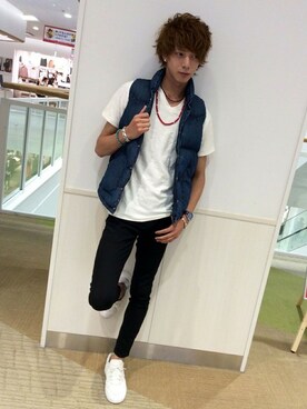 「白Tシャツ」｜「アイテム（ダウンベスト）」を使った、shunさん（メンズ・177cm）の秋コーディネート