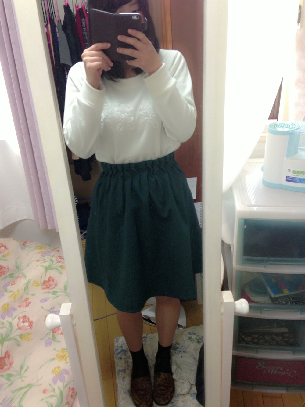 「緑スカート、ひょう柄パンプス、2014年、ラストWEAR」｜「w closetのアイテム（スカート、グリーン系）」を使った、みなちょ。さん（レディース・161cm）の冬コーディネートの1枚目の写真