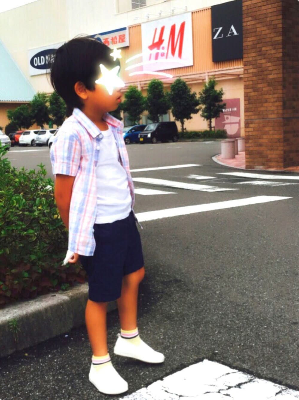 「夏休み、白タンク、子供カッコイイ、プチプラ」｜「H&Mのアイテム（シャツ/ブラウス、ブルー系）」を使った、ＹandＲさん（キッズ・100cm）の夏コーディネートの1枚目の写真