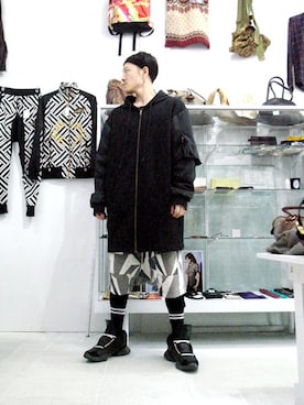 「RickOwens×adidas」｜「アイテム（ミリタリージャケット）」を使った、アールさん（メンズ・172cm）の春コーディネート